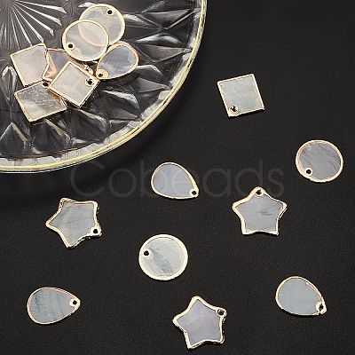 CHGCRAFT 16Pcs 4 Style Natural Capiz Shell Pendants SHEL-CA0001-014-1