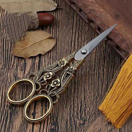 Flower Pattern Alloy with Stainless Steel Scissors PW-WG70037-01-1